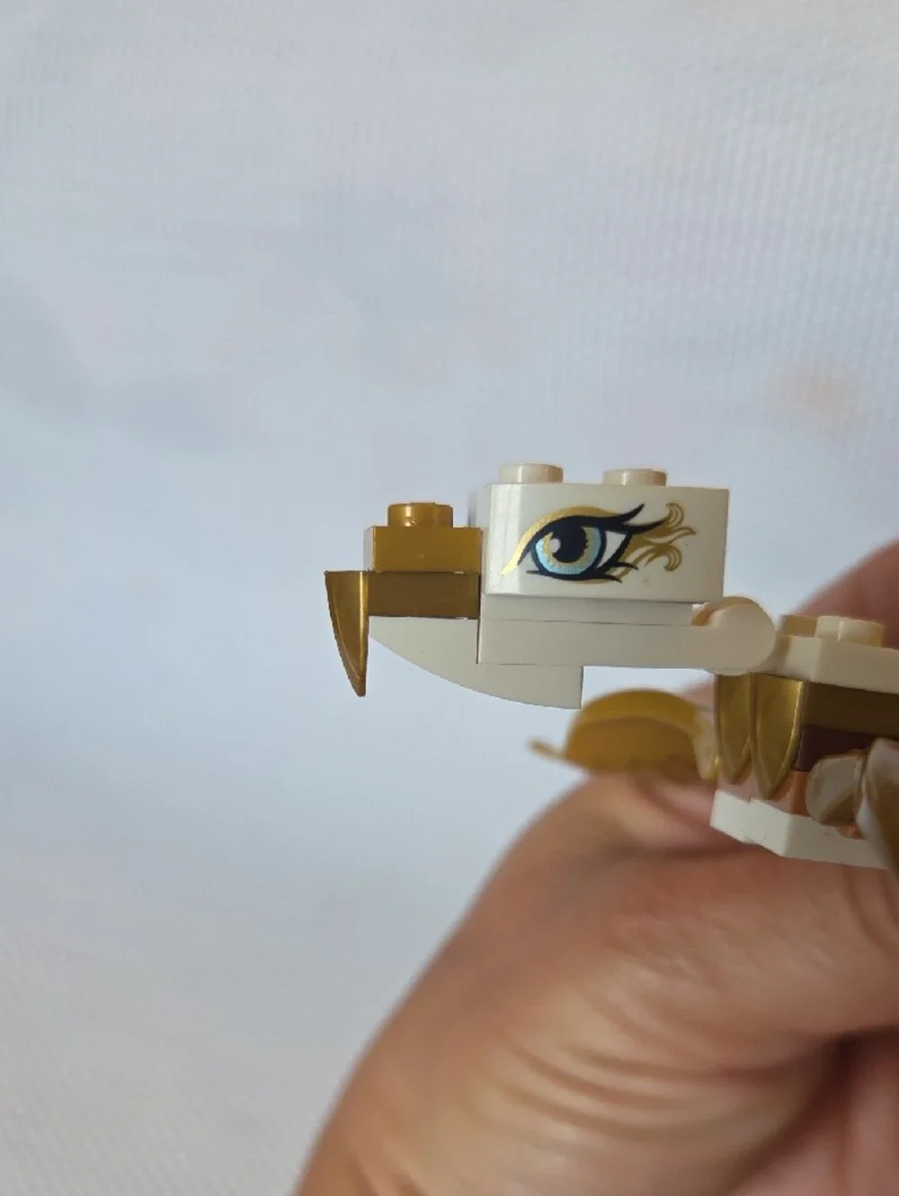 LEGO Eagle Lumia.  Emily Jones & The Eagle Gateway ELVES